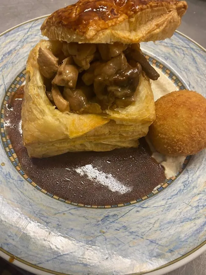 מלון מילאו Le Patio 0*,