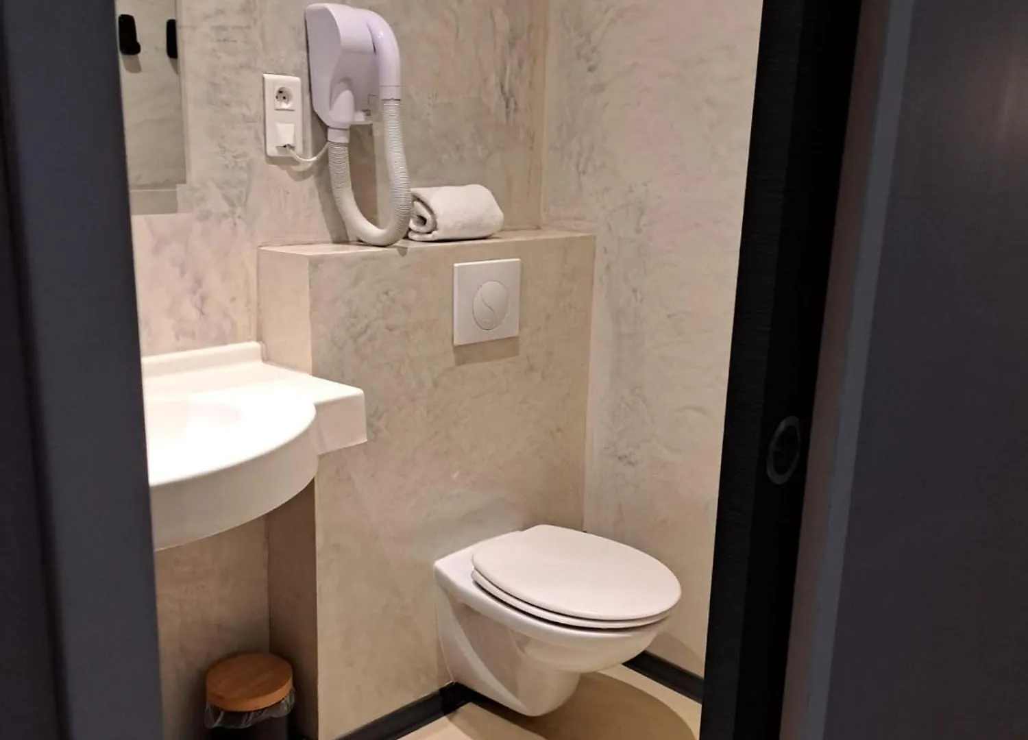 מלון מילאו Le Patio 0*,  צרפת